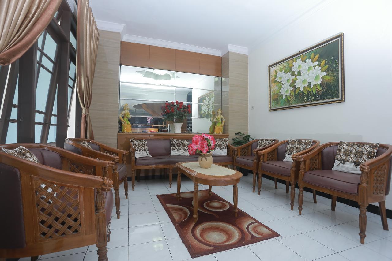 Hotel Kristina Malioboro Yogyakarta Ngoại thất bức ảnh