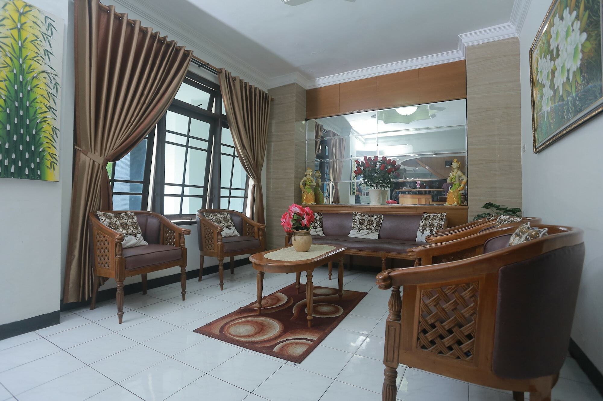 Hotel Kristina Malioboro Yogyakarta Ngoại thất bức ảnh